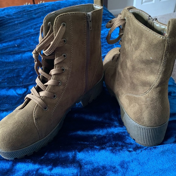 olive green combat boots